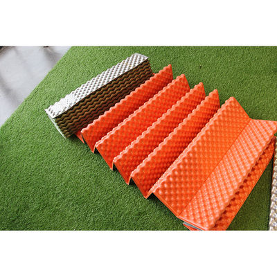 Прочная подушка для сидений из пенообразного XPE ∙ Легкая, водонепроницаемая и идеальна для походов в кемпинг